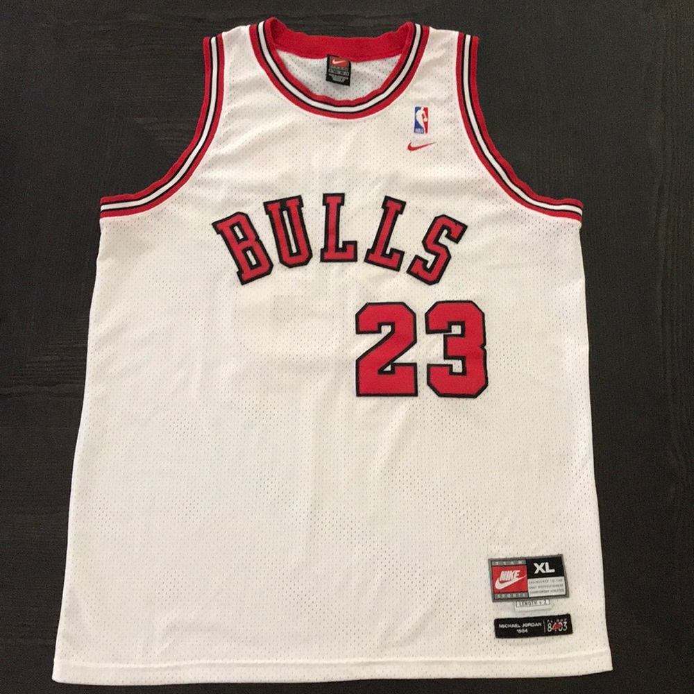 MICHAEL JORDAN FLUGHT 1984 BULLS JERSEY SIZE XL